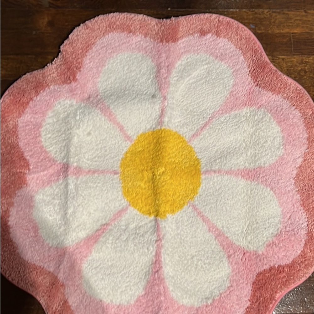 NWOT 30” Flower Rug